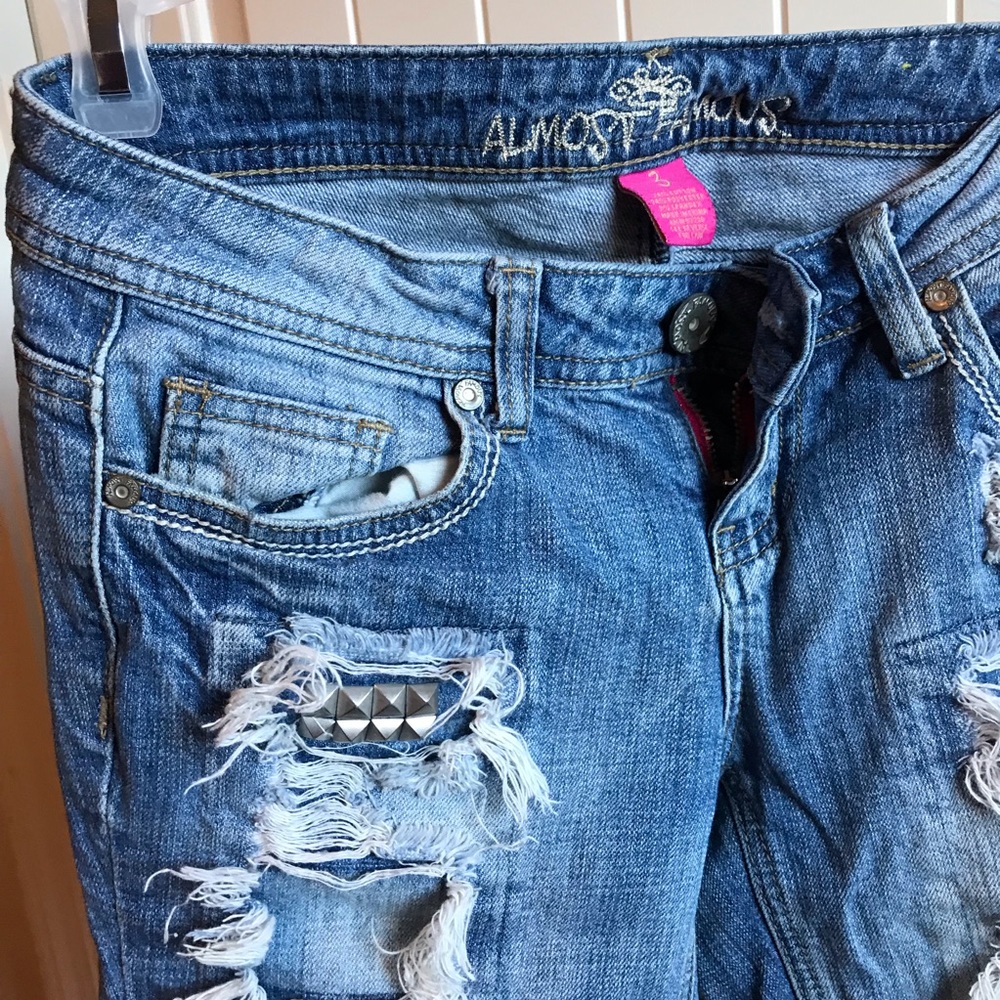 Almost Famous Distressed Skinny Jeans Size 3 - Picture 6 of 8